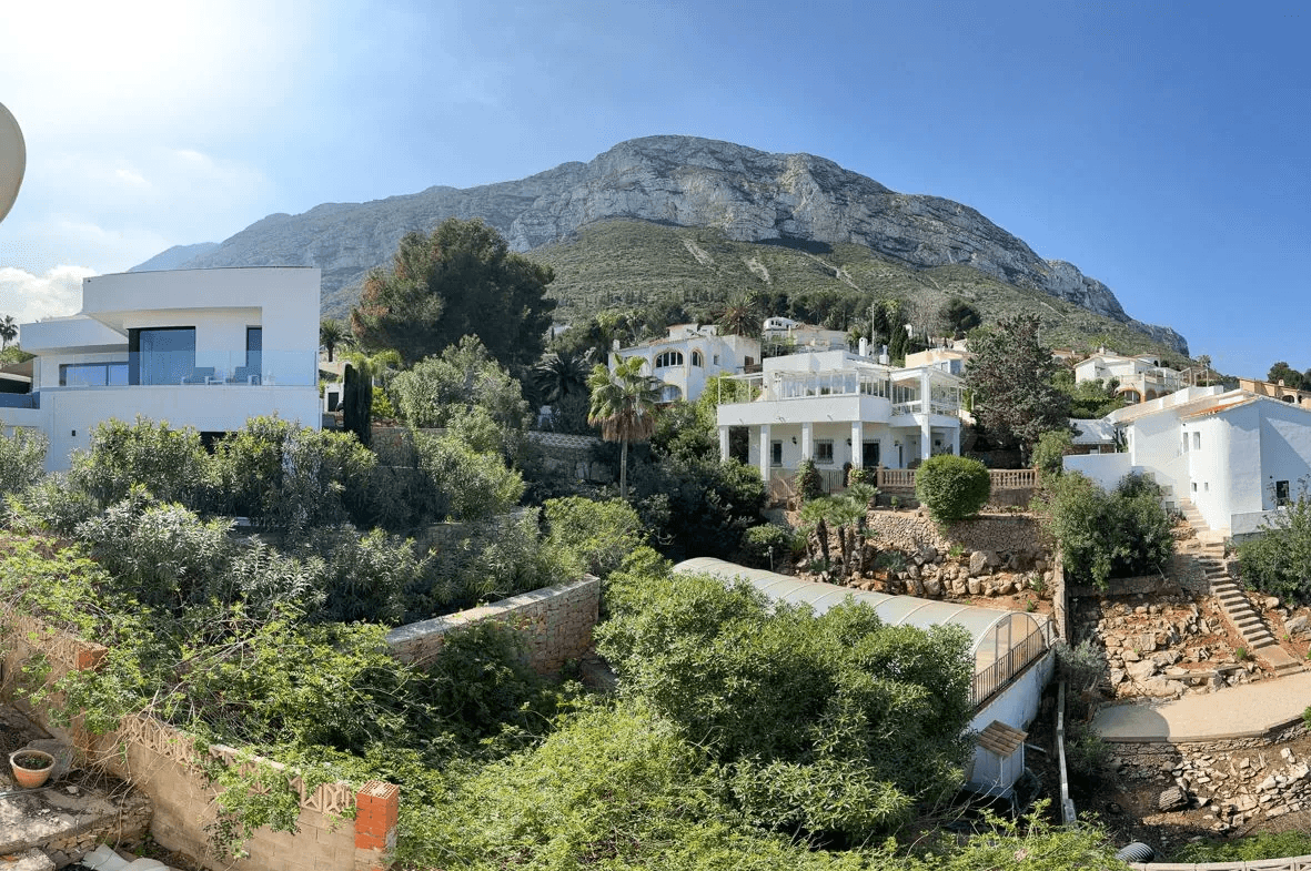 Villa moderna con vistas.