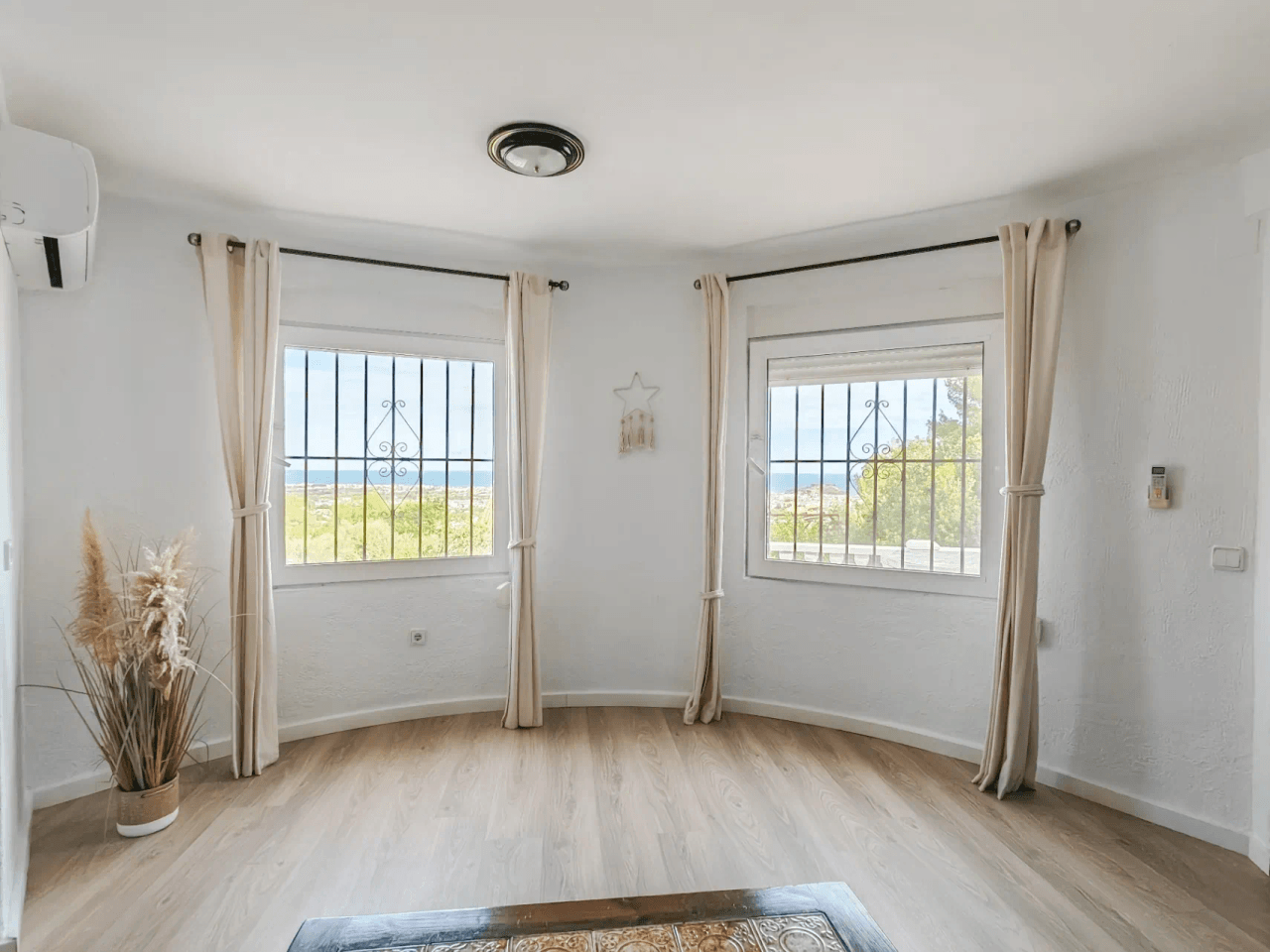 Villa a la venta con vistas al mar de Denia.