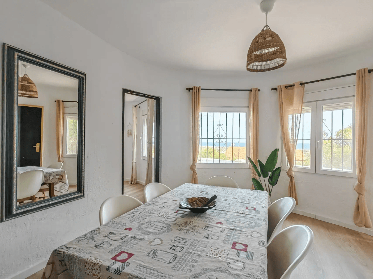 Villa a la venta con vistas al mar de Denia.