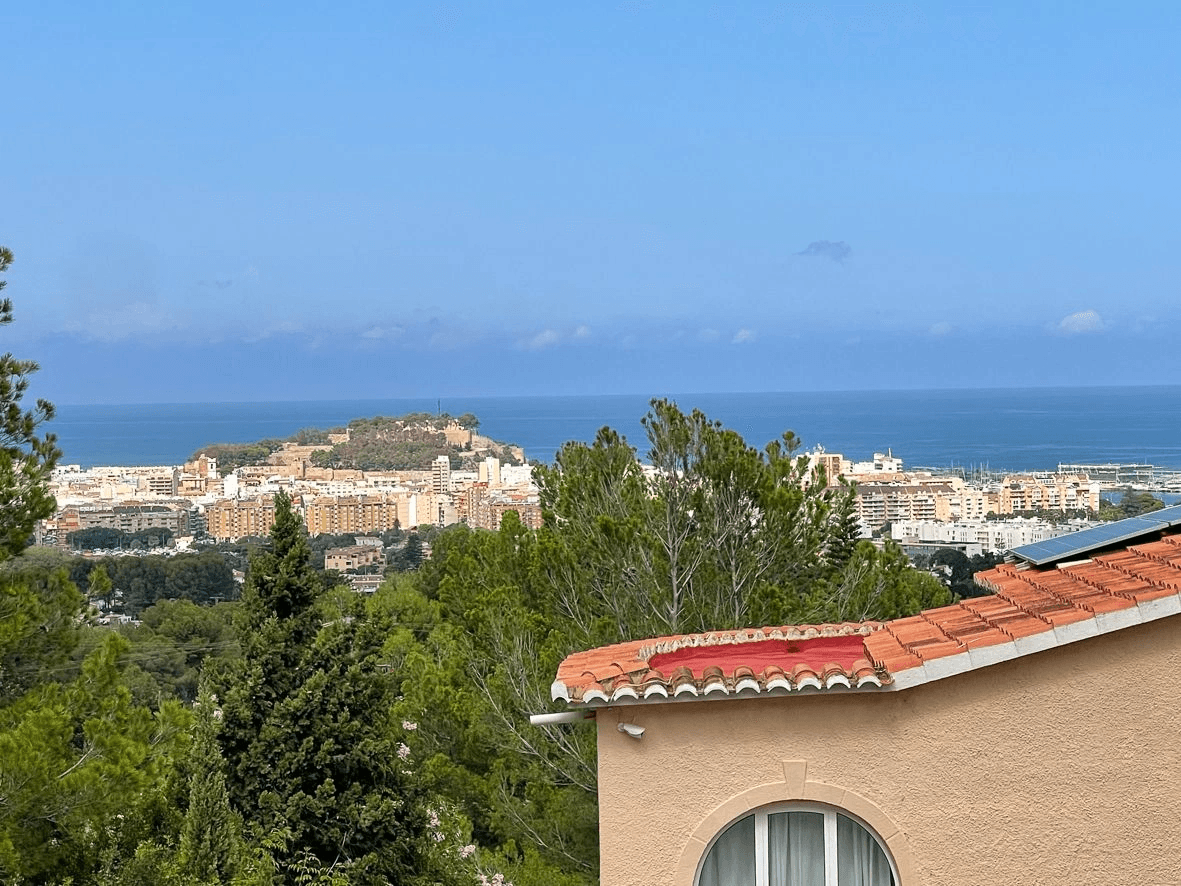 Villa moderna con vistas.