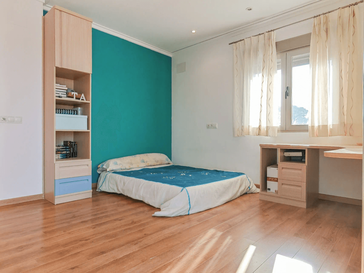 Villa a la venta cerca del centro de Denia con vistas al mar y montaña