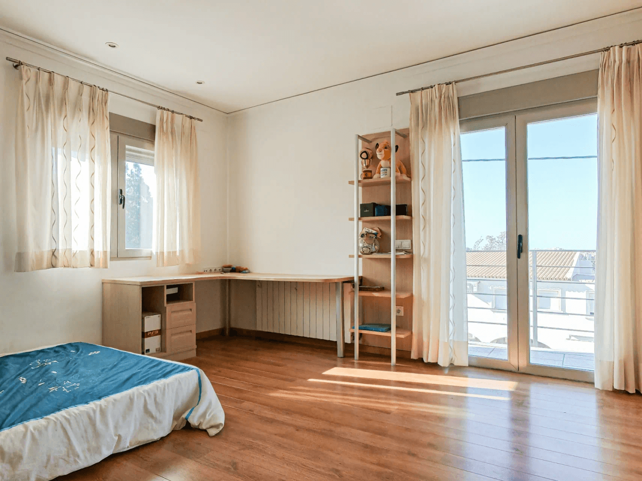 Villa a la venta cerca del centro de Denia con vistas al mar y montaña