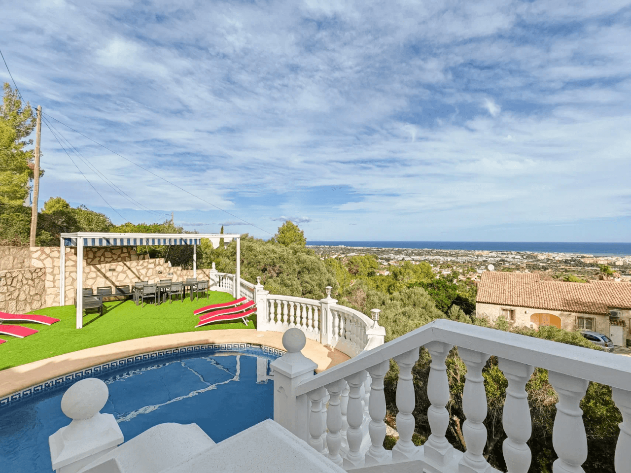 Villa a la venta con vistas al mar de Denia.