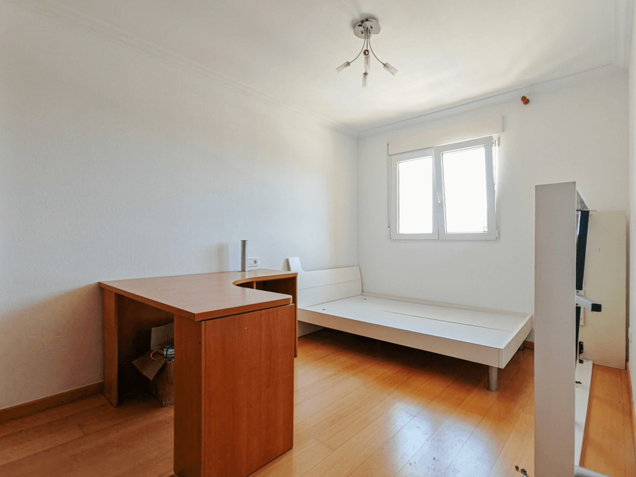 Villa a la venta con muchas posibilidades y vistas despejadas en Denia