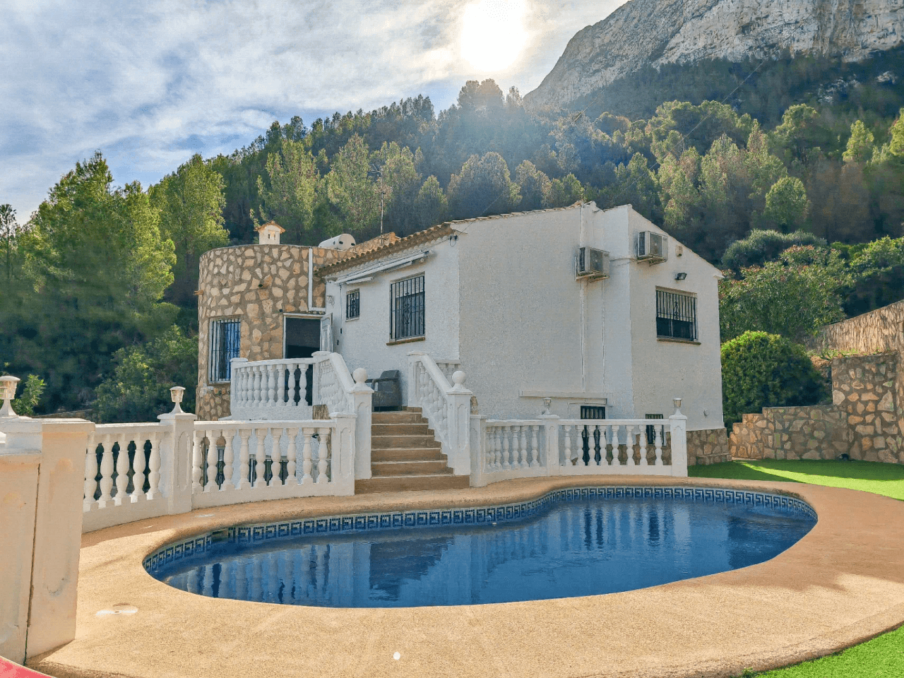 Villa a la venta con vistas al mar de Denia.
