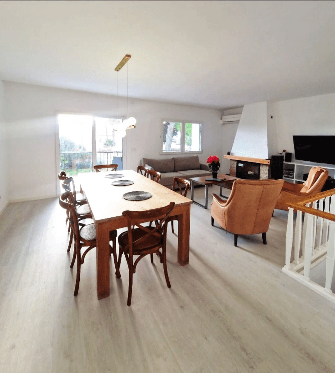 Chalet moderno de 5 habitaciones en venta en Calpe, Alicante