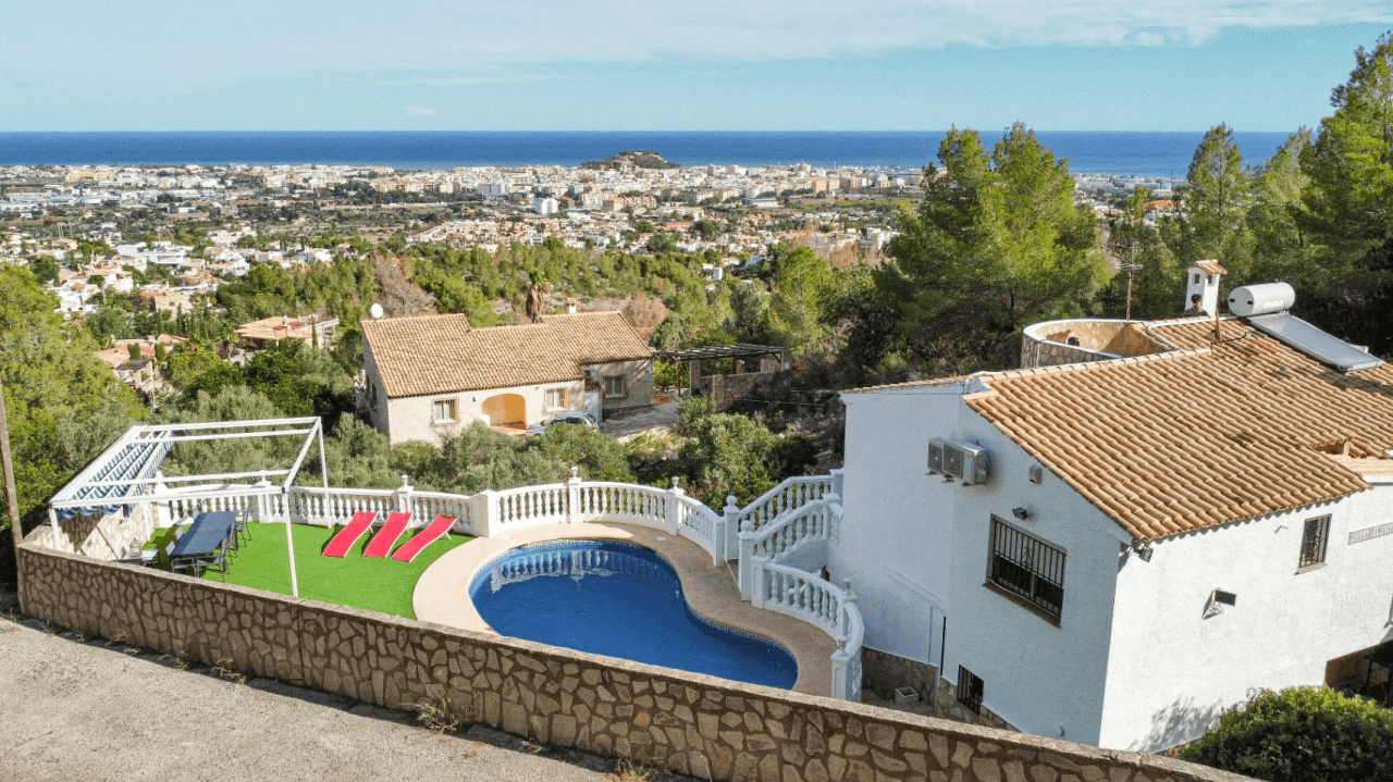 Villa a la venta con vistas al mar de Denia.