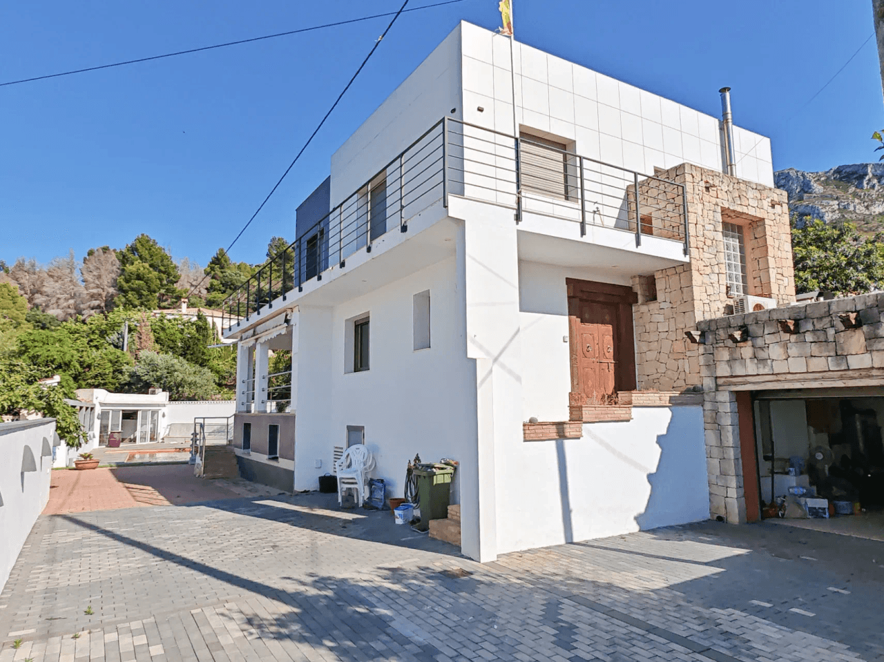 Villa a la venta cerca del centro de Denia con vistas al mar y montaña