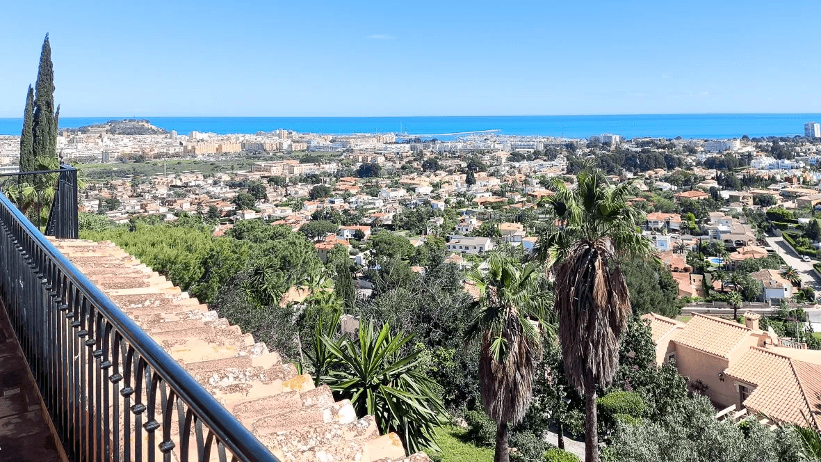 Impresionante villa con vistas al mar en Dénia.