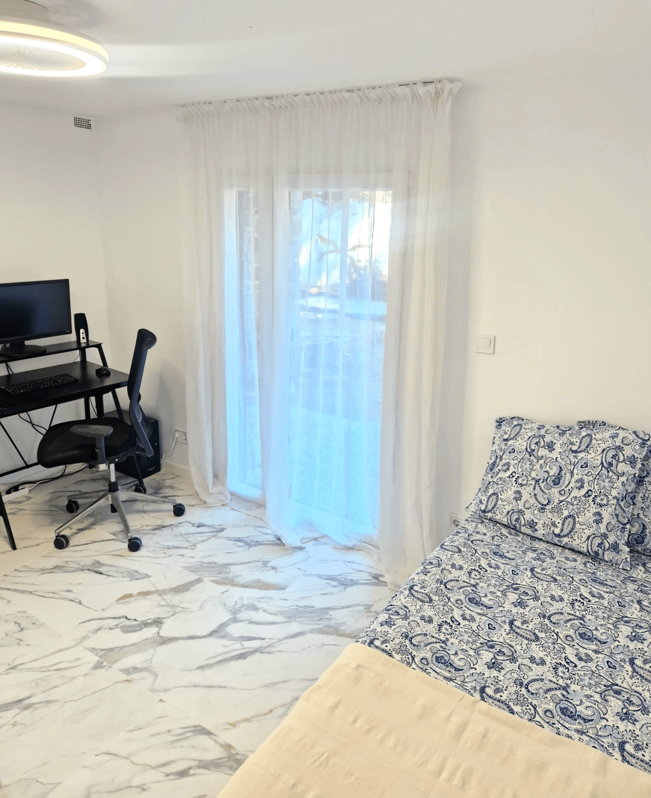 Chalet moderno de 5 habitaciones en venta en Calpe, Alicante