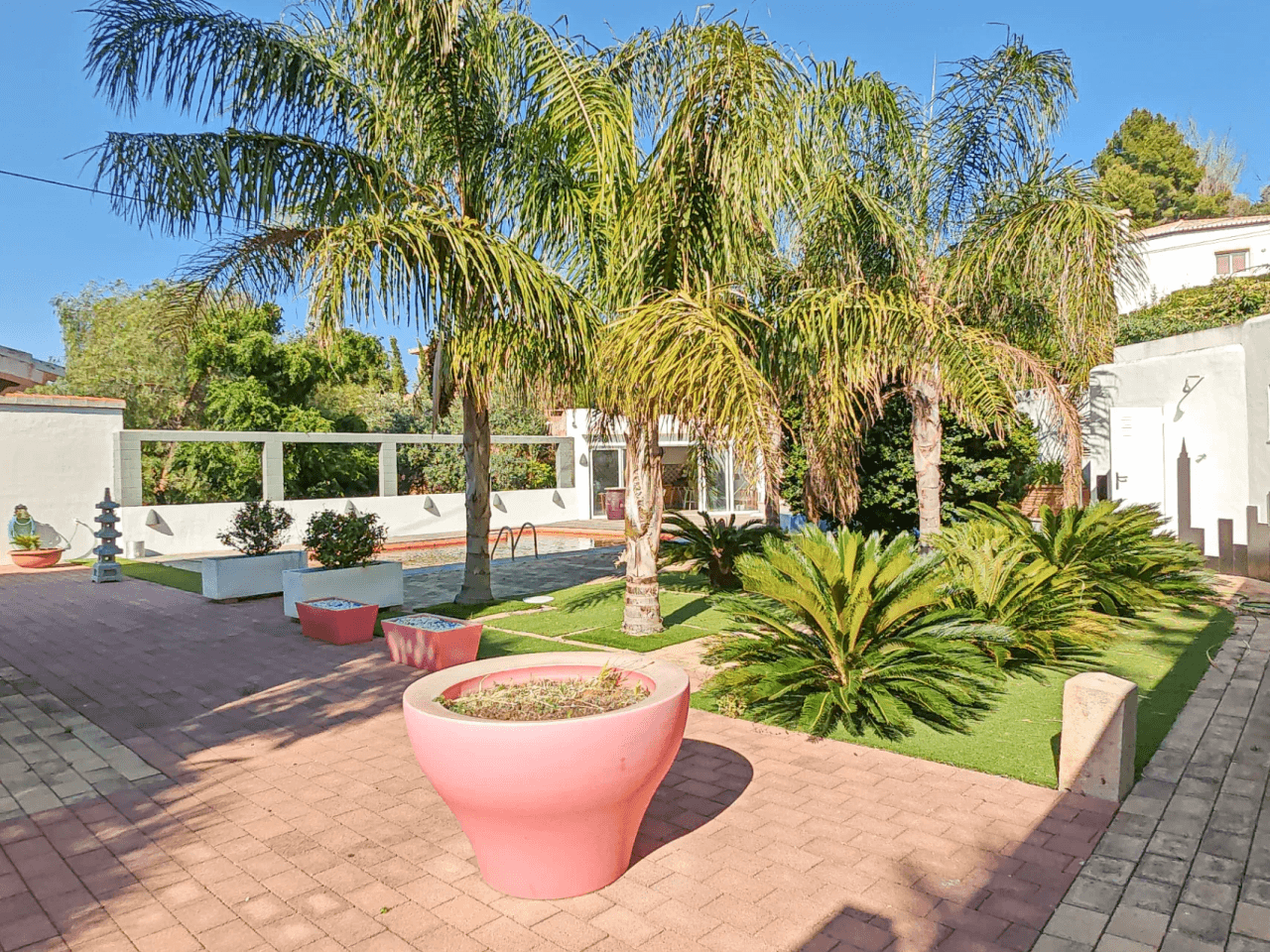 Villa a la venta cerca del centro de Denia con vistas al mar y montaña