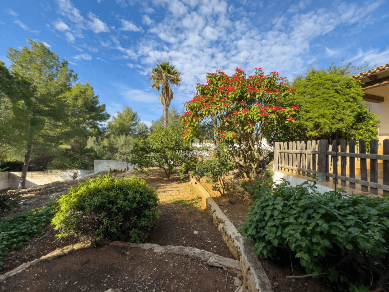 Chalet en venta en El Montgó, Denia: 3 habitaciones y piscina privada.
