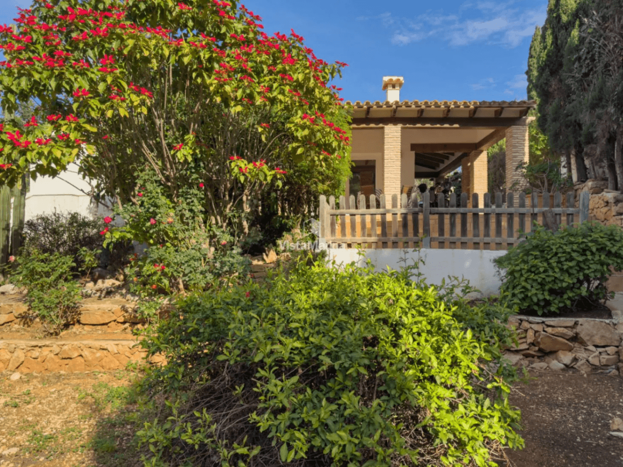 Chalet en venta en El Montgó, Denia: 3 habitaciones y piscina privada.