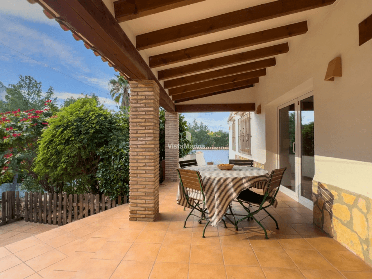 Chalet en venta en El Montgó, Denia: 3 habitaciones y piscina privada.