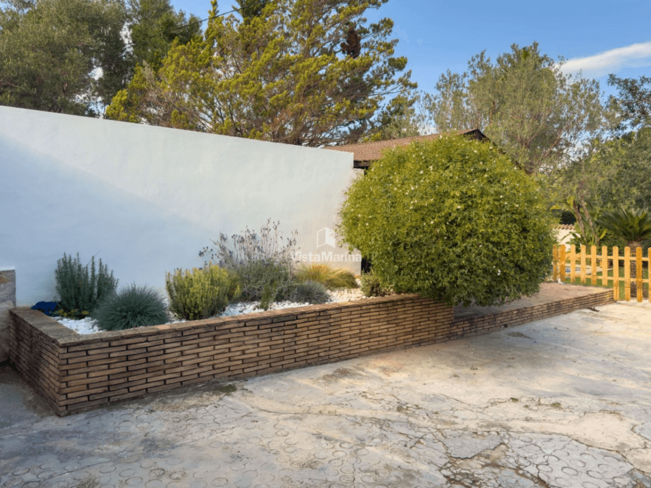 Chalet en venta en El Montgó, Denia: 3 habitaciones y piscina privada.