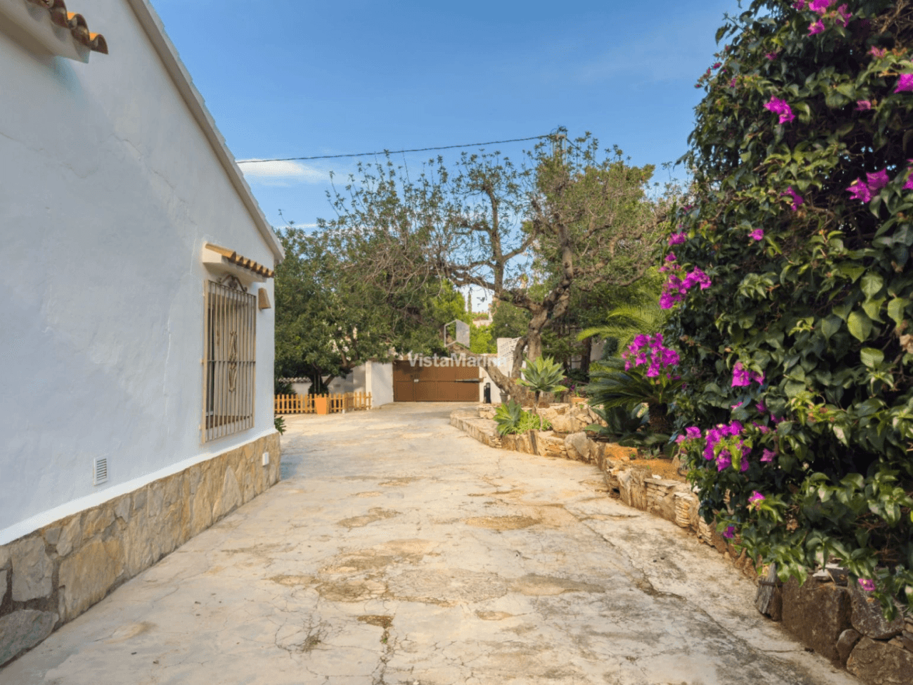Chalet en venta en El Montgó, Denia: 3 habitaciones y piscina privada.