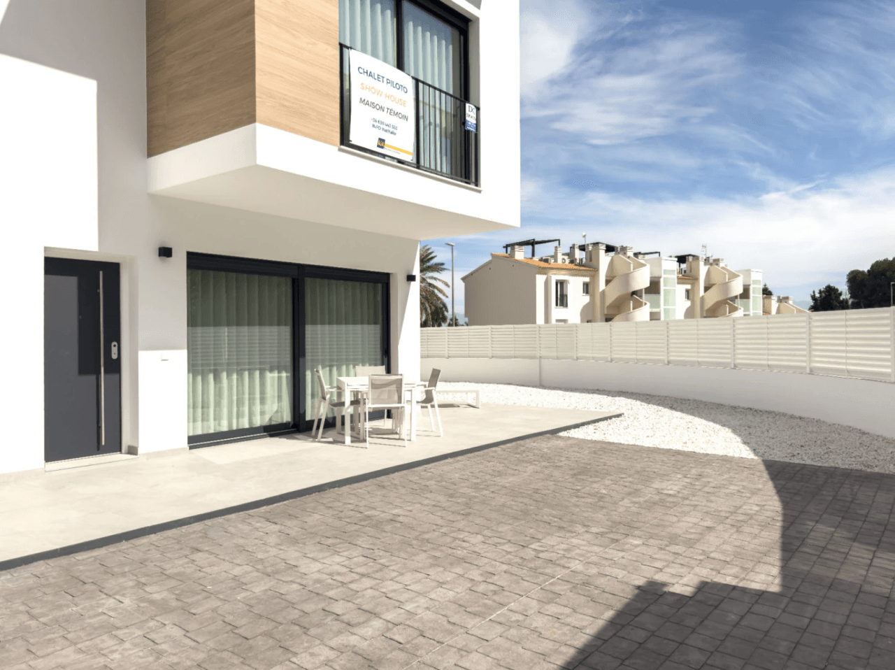 Chalet en venta con 3 dormitorios y piscina en Denia, Alicante
