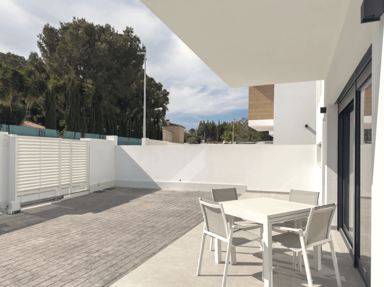 Chalet en venta con 3 dormitorios y piscina en Denia, Alicante