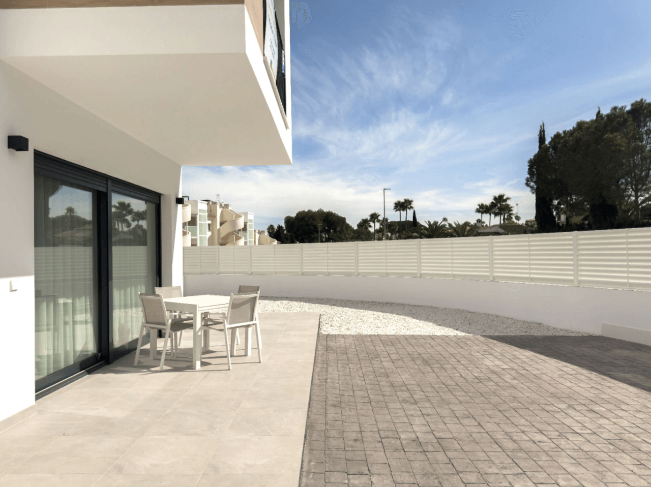 Chalet en venta con 3 dormitorios y piscina en Denia, Alicante