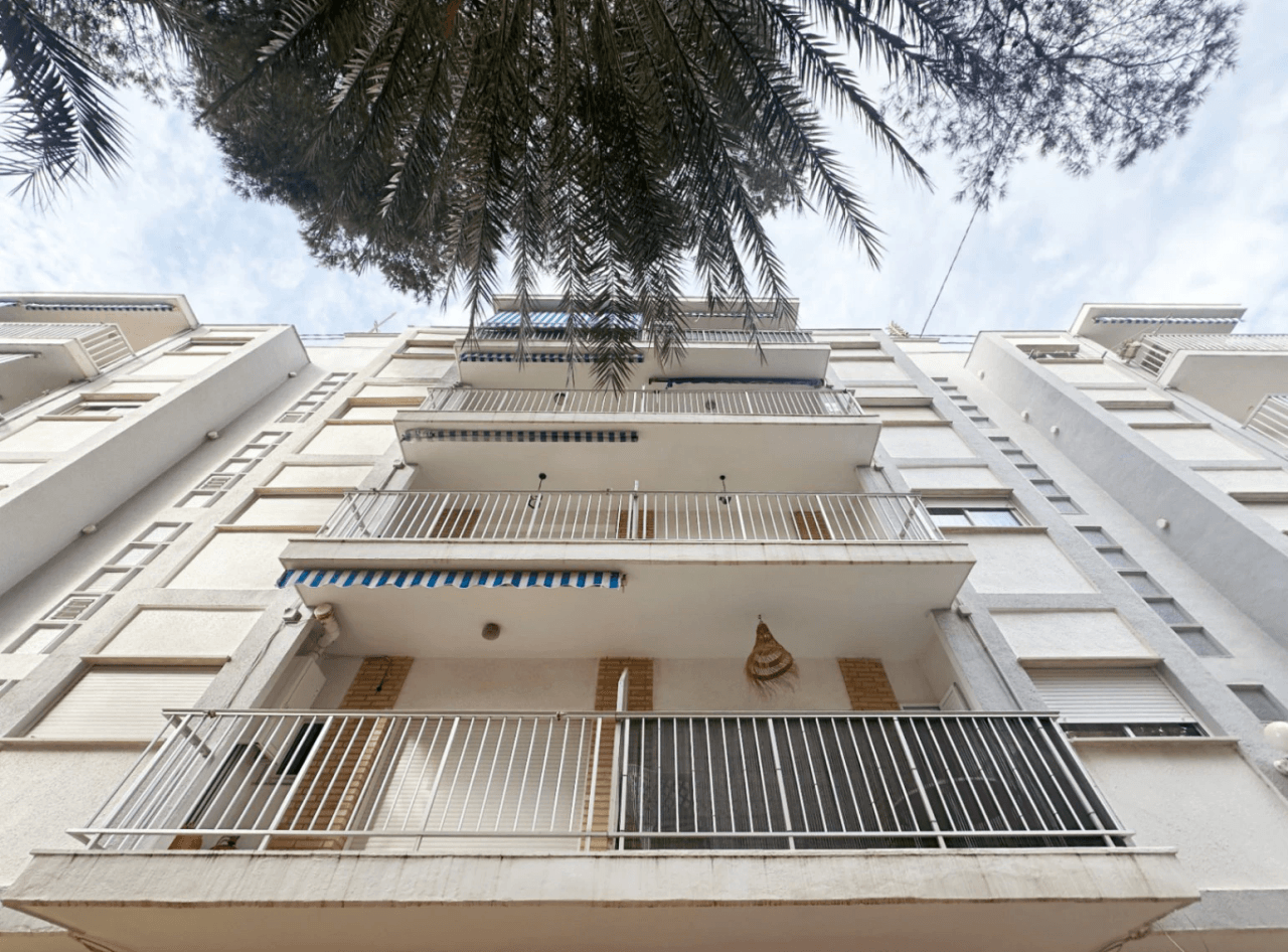 Piso en venta de 2 habitaciones en Las Marinas, Denia