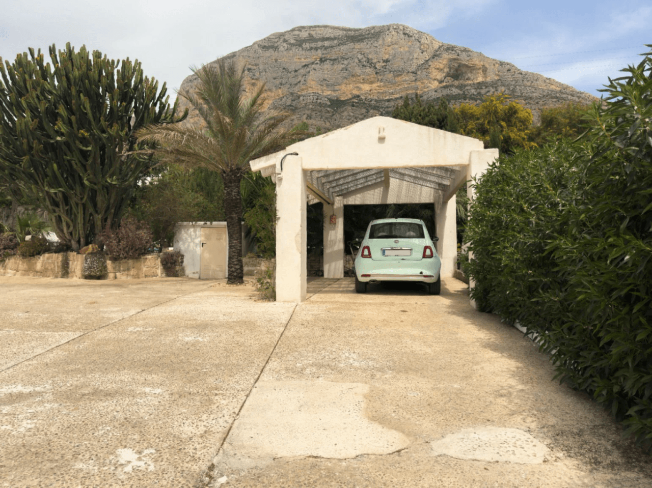 Villa en Jávea con impresionantes vistas al Montgó