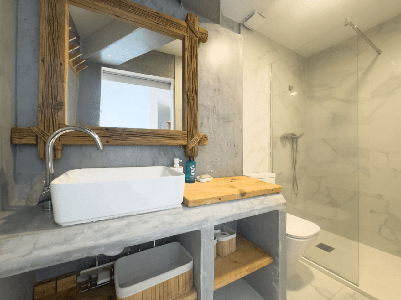 Chalet estilo moderno en venta en Denia con 5 dormitorios y piscina privada