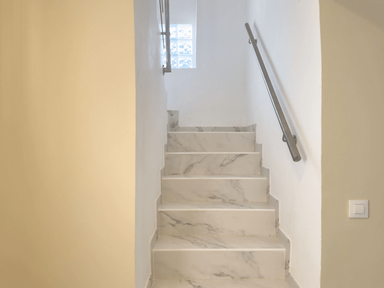Chalet estilo moderno en venta en Denia con 5 dormitorios y piscina privada