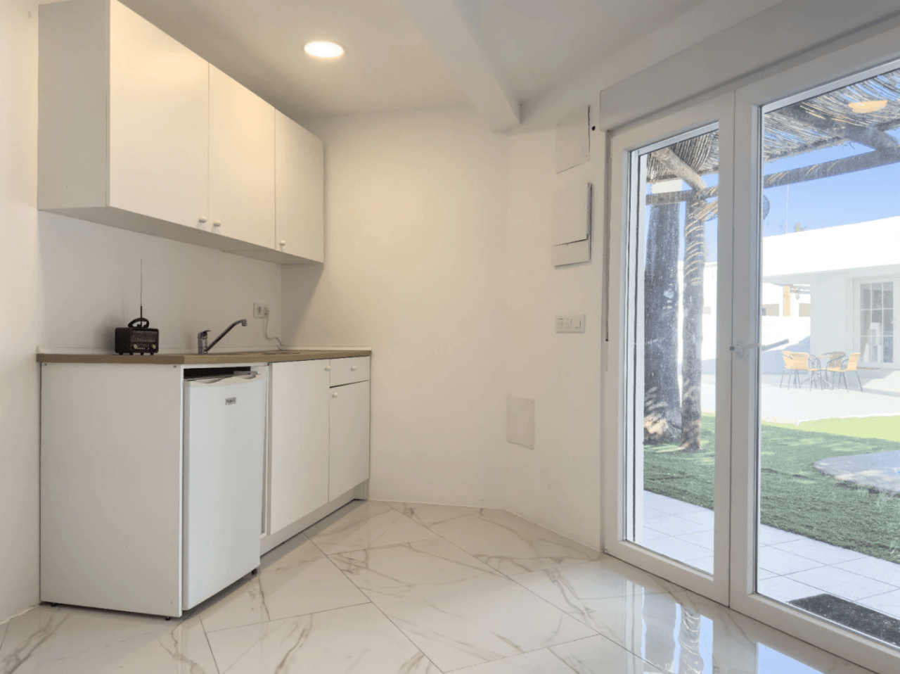 Chalet estilo moderno en venta en Denia con 5 dormitorios y piscina privada