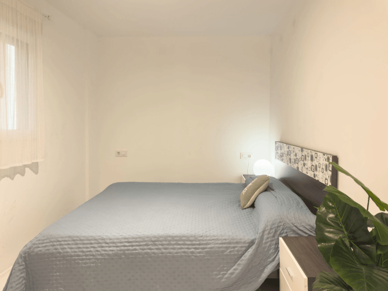 Chalet estilo moderno en venta en Denia con 5 dormitorios y piscina privada