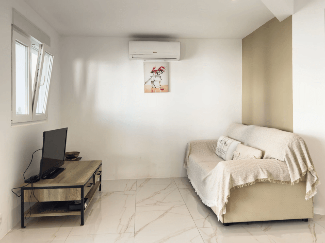 Chalet estilo moderno en venta en Denia con 5 dormitorios y piscina privada