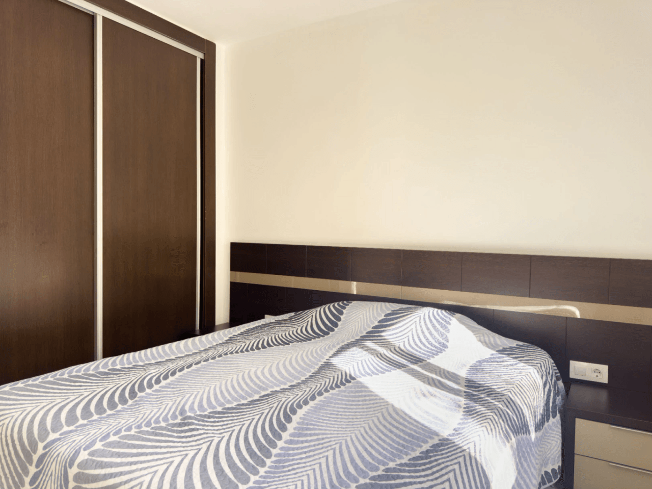 Chalet estilo moderno en venta en Denia con 5 dormitorios y piscina privada