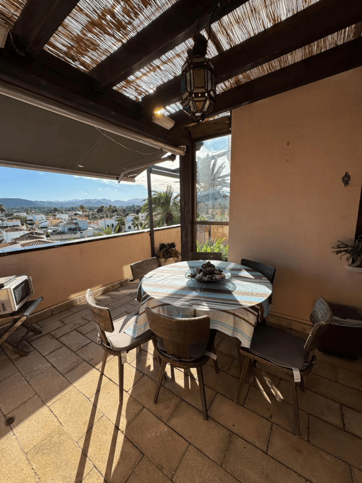 Ático en Denia con 2 dormitorios y piscina comunitaria