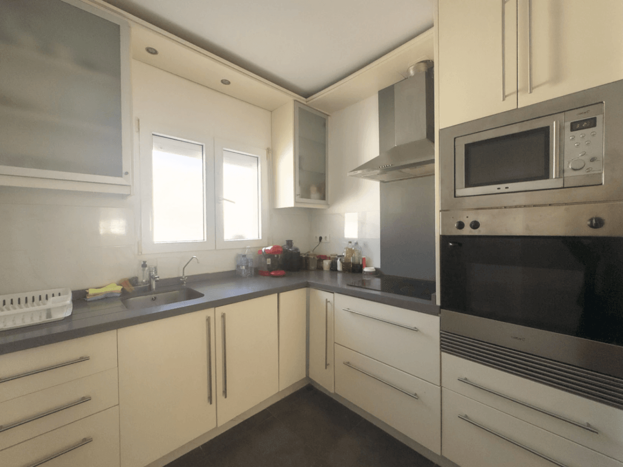 Chalet estilo moderno en venta en Denia con 5 dormitorios y piscina privada