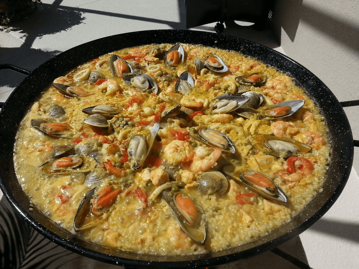 Villa de obra nueva a un paso de la ciudad.