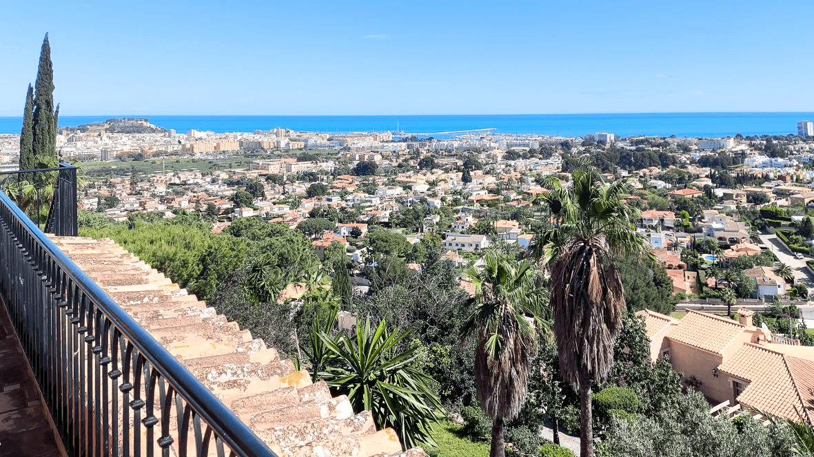Impresionante villa con vistas al mar en Dénia.