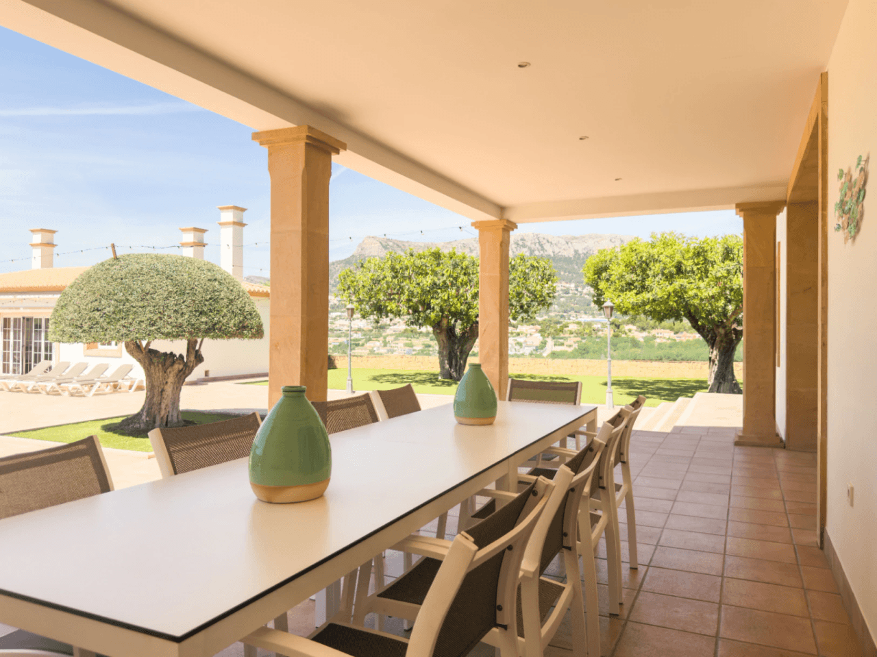Chalet en venta en Calpe: 5 habitaciones, piscina privada.