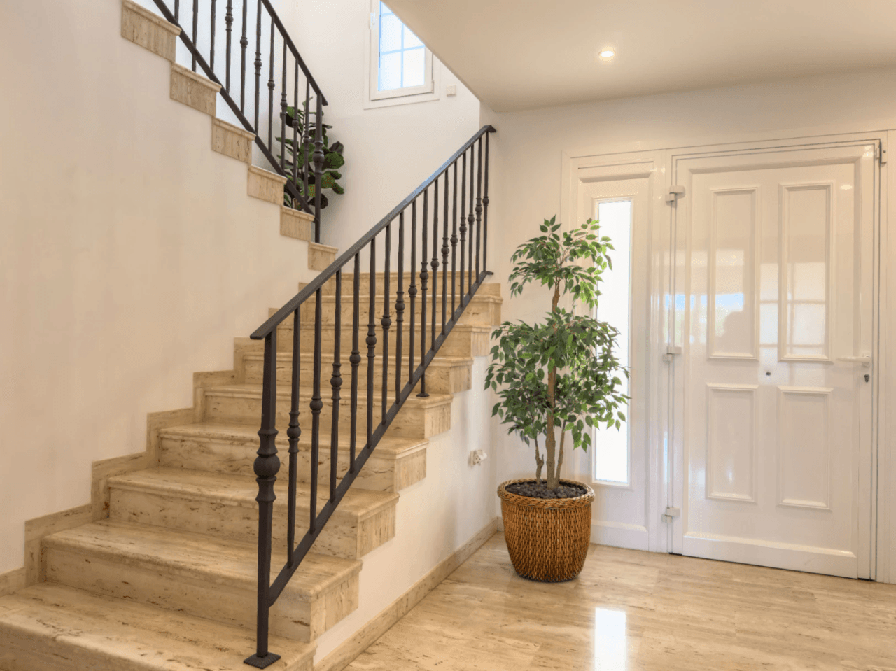 Chalet en venta en Calpe: 5 habitaciones, piscina privada.