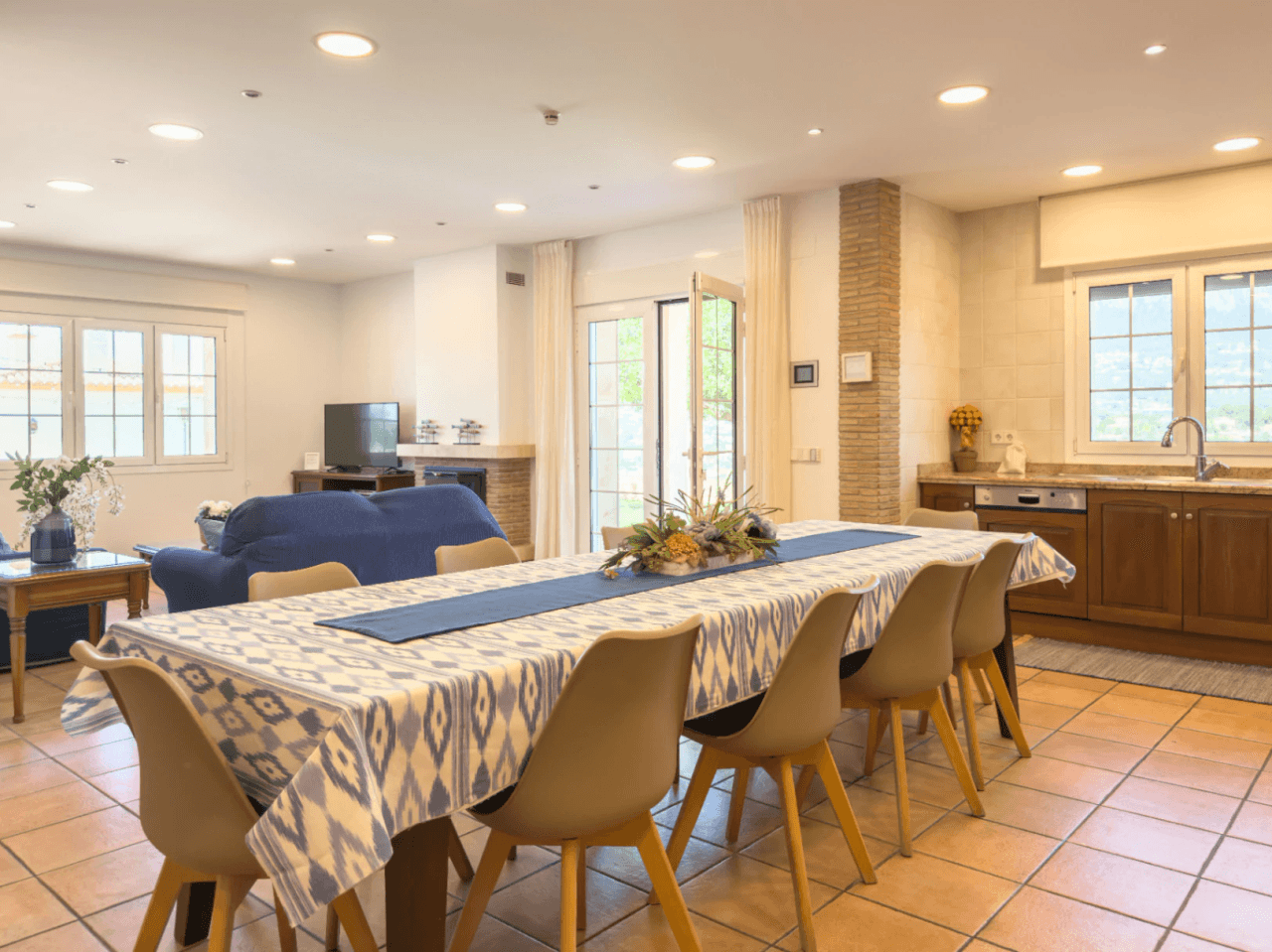 Chalet en venta en Calpe: 5 habitaciones, piscina privada.