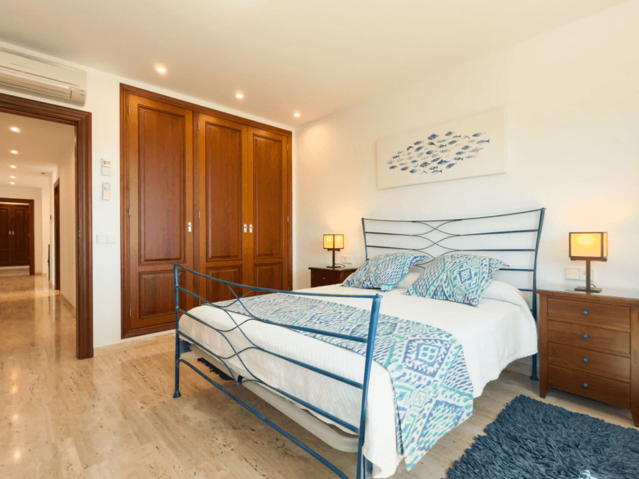 Chalet en venta en Calpe: 5 habitaciones, piscina privada.