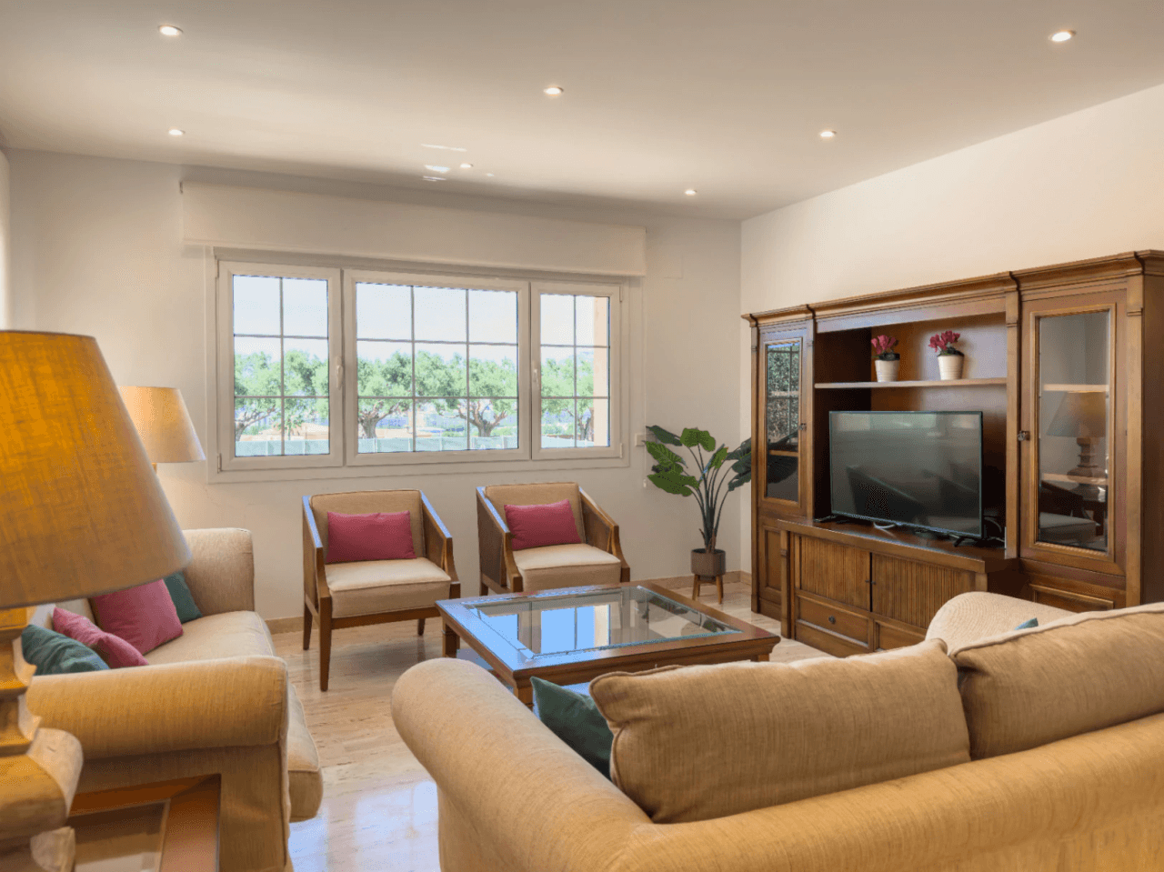 Chalet en venta en Calpe: 5 habitaciones, piscina privada.
