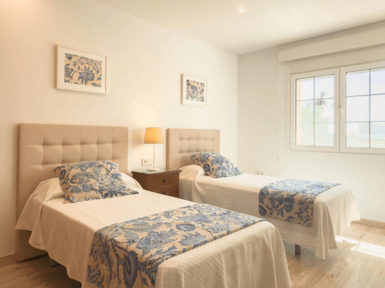 Chalet en venta en Calpe: 5 habitaciones, piscina privada.