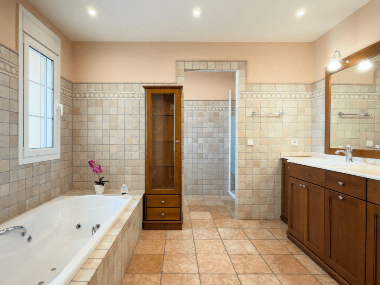 Chalet en venta en Calpe: 5 habitaciones, piscina privada.