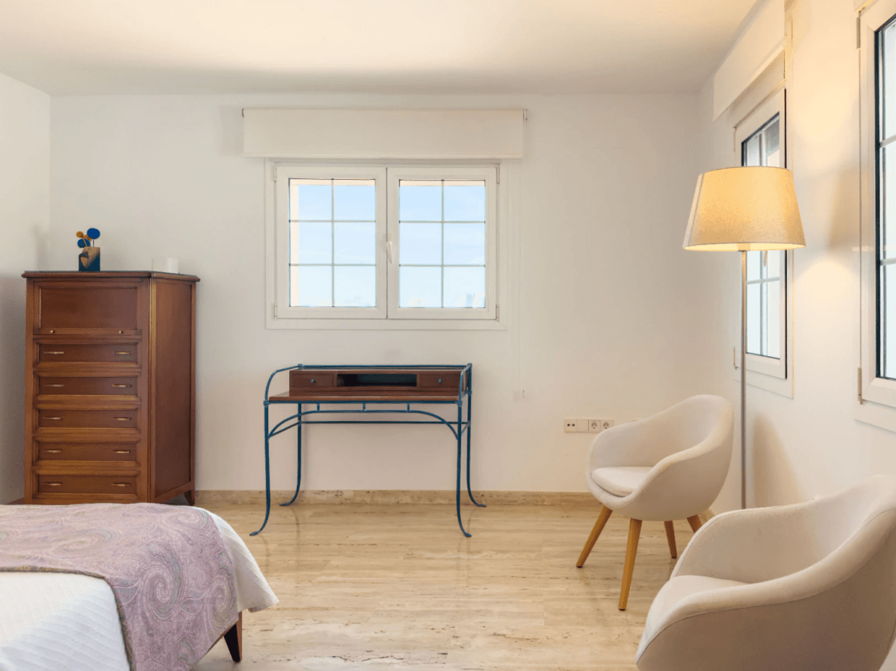 Chalet en venta en Calpe: 5 habitaciones, piscina privada.