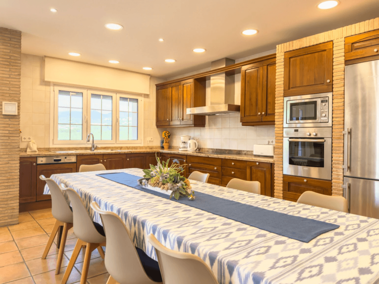 Chalet en venta en Calpe: 5 habitaciones, piscina privada.