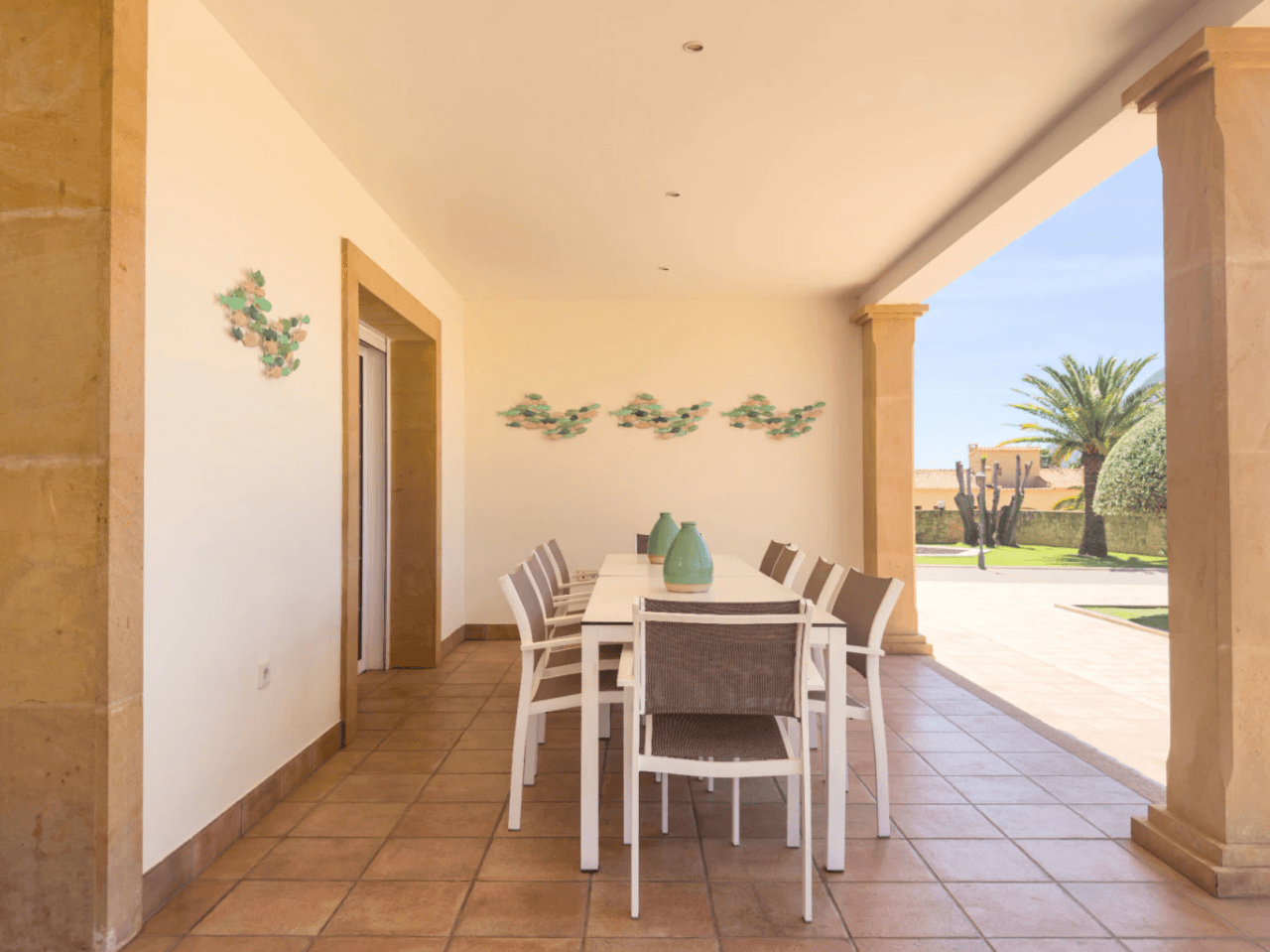 Chalet en venta en Calpe: 5 habitaciones, piscina privada.