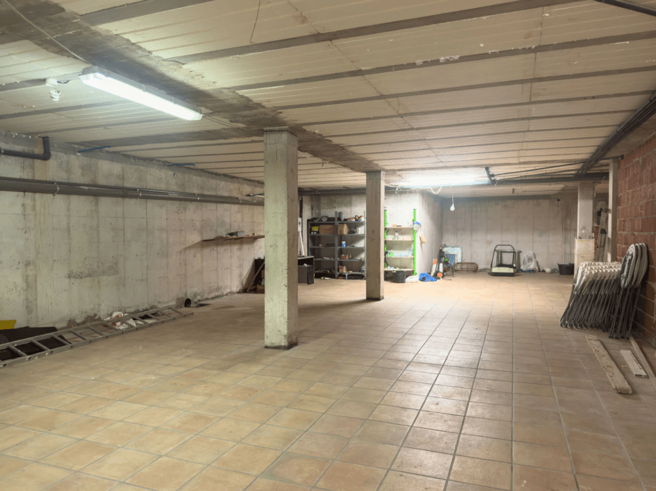 Chalet en venta en Calpe: 5 habitaciones, piscina privada.