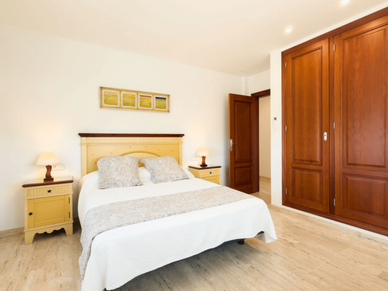 Chalet en venta en Calpe: 5 habitaciones, piscina privada.