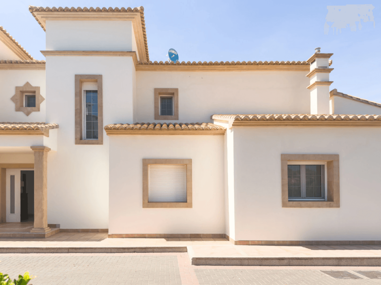 Chalet en venta en Calpe: 5 habitaciones, piscina privada.