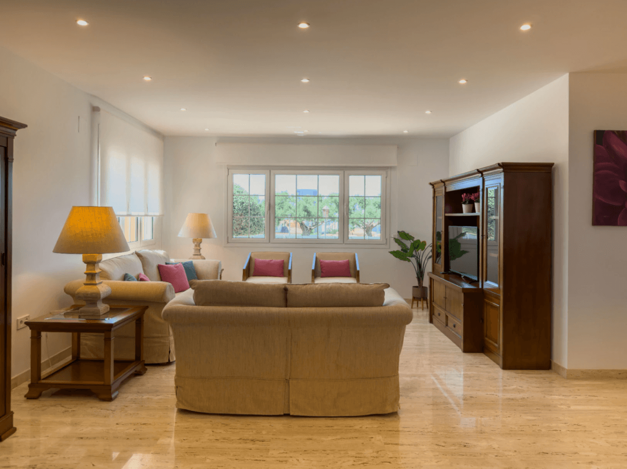Chalet en venta en Calpe: 5 habitaciones, piscina privada.