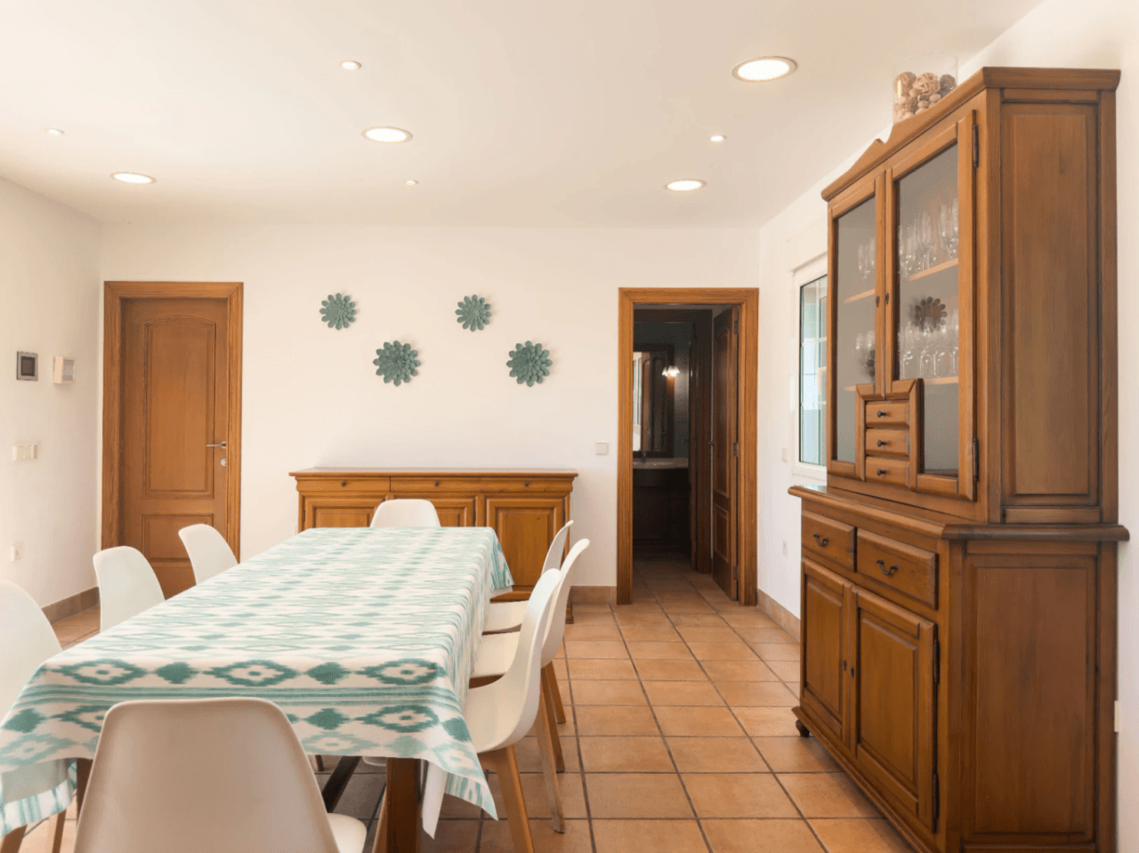 Chalet en venta en Calpe: 5 habitaciones, piscina privada.